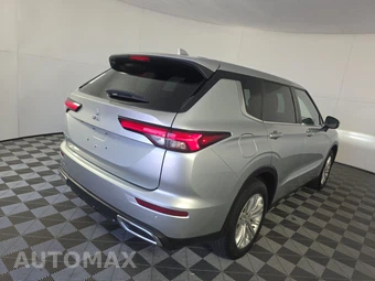 2023 Mitsubishi Outlander ES - miniatura 4