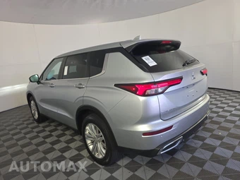 2023 Mitsubishi Outlander ES - miniatura 6