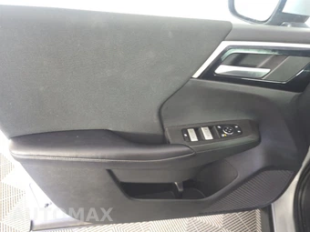 2023 Mitsubishi Outlander ES - miniatura 9