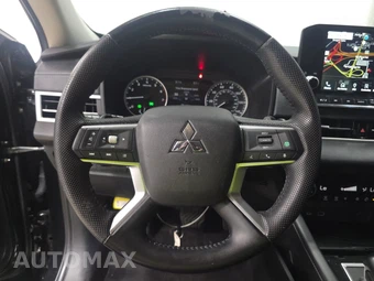 2023 Mitsubishi Outlander ES - miniatura 10