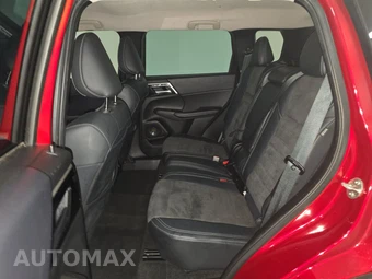 2023 Mitsubishi Outlander SE - miniatura 13