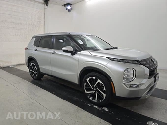 2023 Mitsubishi Outlander SE - miniatura 3