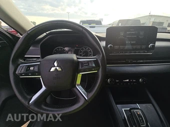 2023 Mitsubishi Outlander SE - miniatura 11