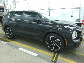 2023 Mitsubishi Outlander SE - miniatura 3