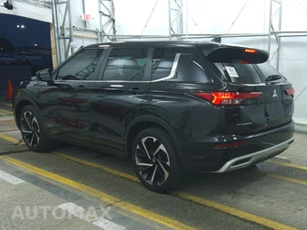 2023 Mitsubishi Outlander SE - miniatura 6