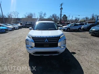 2023 Mitsubishi Outlander SE - miniatura 2