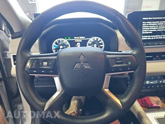 2023 Mitsubishi Outlander SEL - miniatura 10