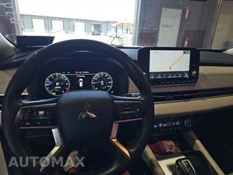 2023 Mitsubishi Outlander SEL - miniatura 11