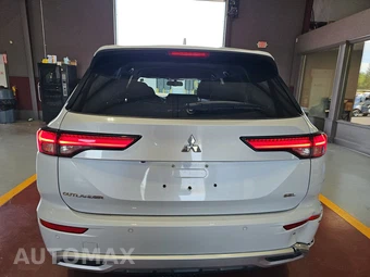 2023 Mitsubishi Outlander SEL - miniatura 5