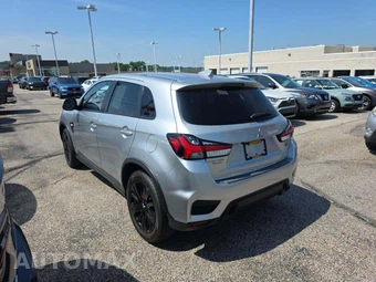2023 Mitsubishi Outlander Sport 2.0 LE - miniatura 2