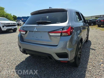 2023 Mitsubishi Outlander Sport 2.0 LE - miniatura 3