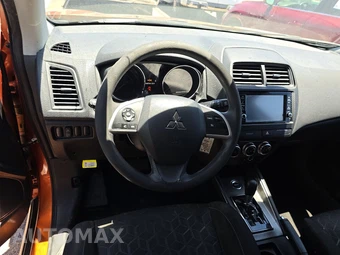 2023 Mitsubishi Outlander Sport 2.0 LE - miniatura 10