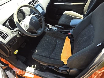 2023 Mitsubishi Outlander Sport 2.0 LE - miniatura 7