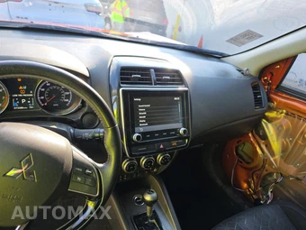 2023 Mitsubishi Outlander Sport 2.0 LE - miniatura 11