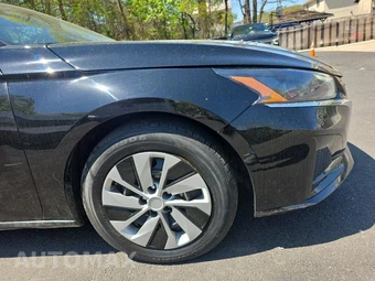 2023 Nissan Altima S – miniatura 9