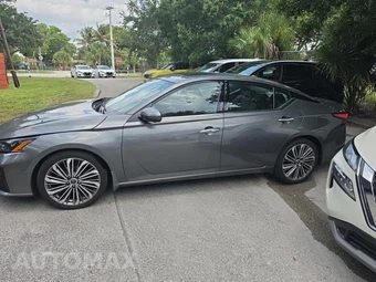 2023 Nissan Altima SL - miniatura 8