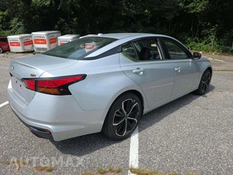 2023 Nissan Altima SR - miniatura 3