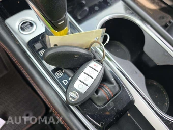 2023 Nissan Altima SR - miniatura 8