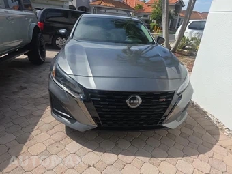 2023 Nissan Altima SR - miniatura 2