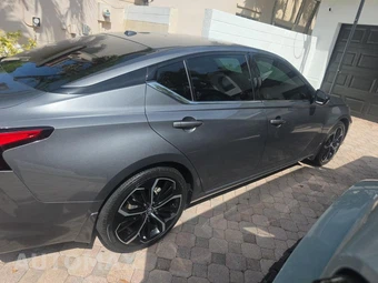 2023 Nissan Altima SR - miniatura 4