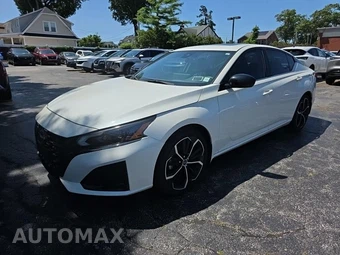 2023 Nissan Altima SR
