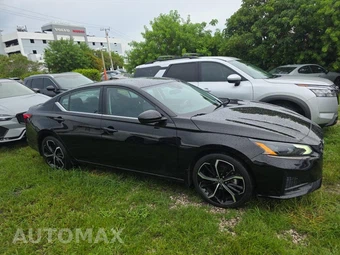 2023 Nissan Altima SR - miniatura 4