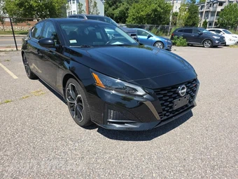 2023 Nissan Altima SR - miniatura 3