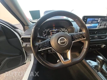 2023 Nissan Altima SR - miniatura 10