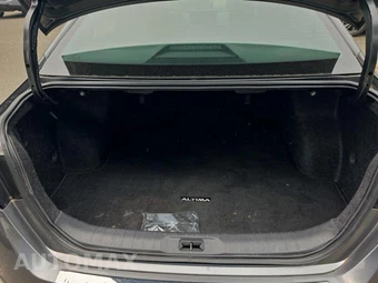 2023 Nissan Altima SR - miniatura 17
