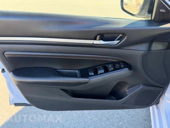 2023 Nissan Altima SR - miniatura 24