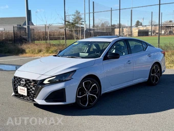 2023 Nissan Altima SR - miniatura 3