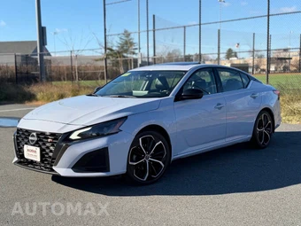 2023 Nissan Altima SR - miniatura 4