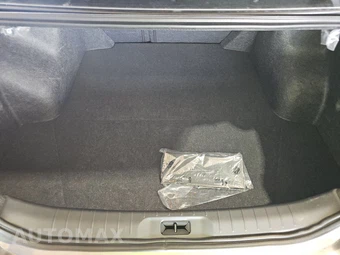 2023 Nissan Altima SR - miniatura 16