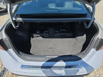 2023 Nissan Altima SR - miniatura 17