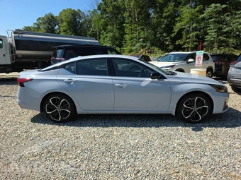 2023 Nissan Altima SR - miniatura 4