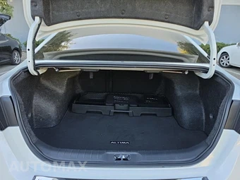 2023 Nissan Altima SR - miniatura 18