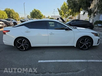 2023 Nissan Altima SR - miniatura 4