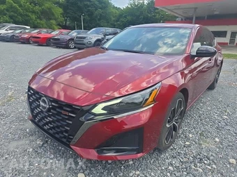 2023 Nissan Altima SR