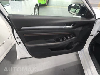 2023 Nissan Altima SR – miniatura 9
