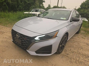 2023 Nissan Altima SR