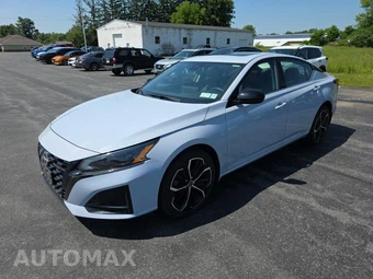 2023 Nissan Altima SR