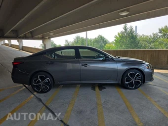 2023 Nissan Altima SR – miniatura 4