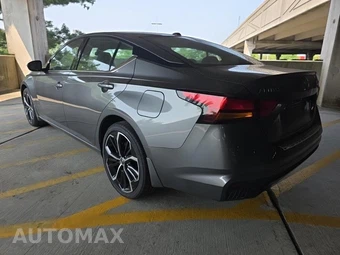 2023 Nissan Altima SR – miniatura 7