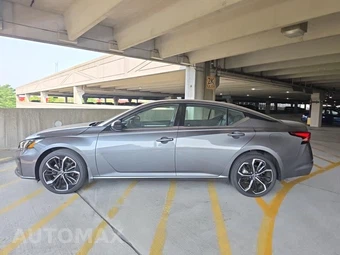2023 Nissan Altima SR – miniatura 8
