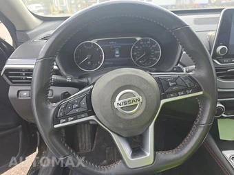 2023 Nissan Altima SR – miniatura 10
