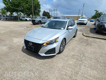 2023 Nissan Altima SV