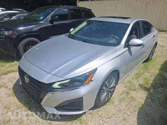 2023 Nissan Altima SV
