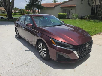2023 Nissan Altima SV - miniatura 3
