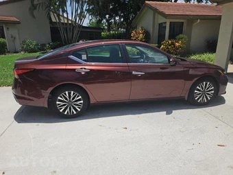 2023 Nissan Altima SV - miniatura 4