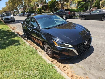 2023 Nissan Altima SV - miniatura 3